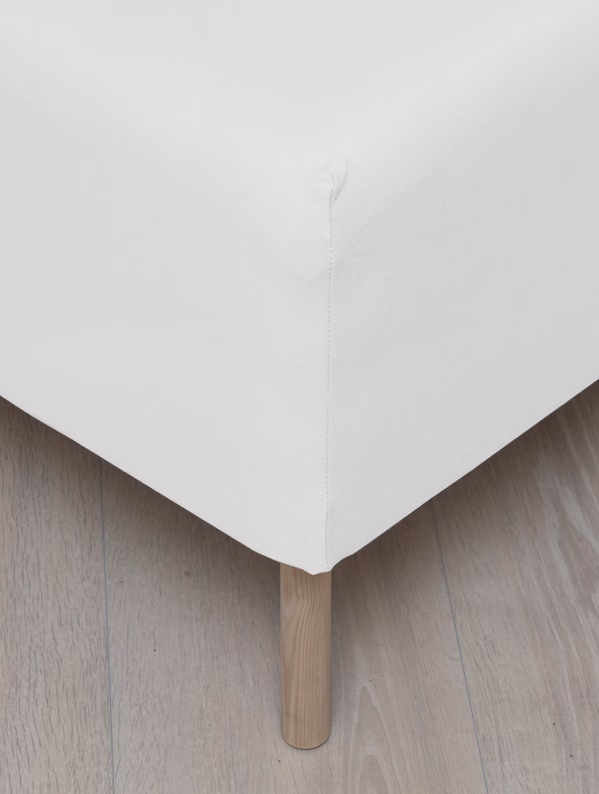 Formsytt lakan madrass vit