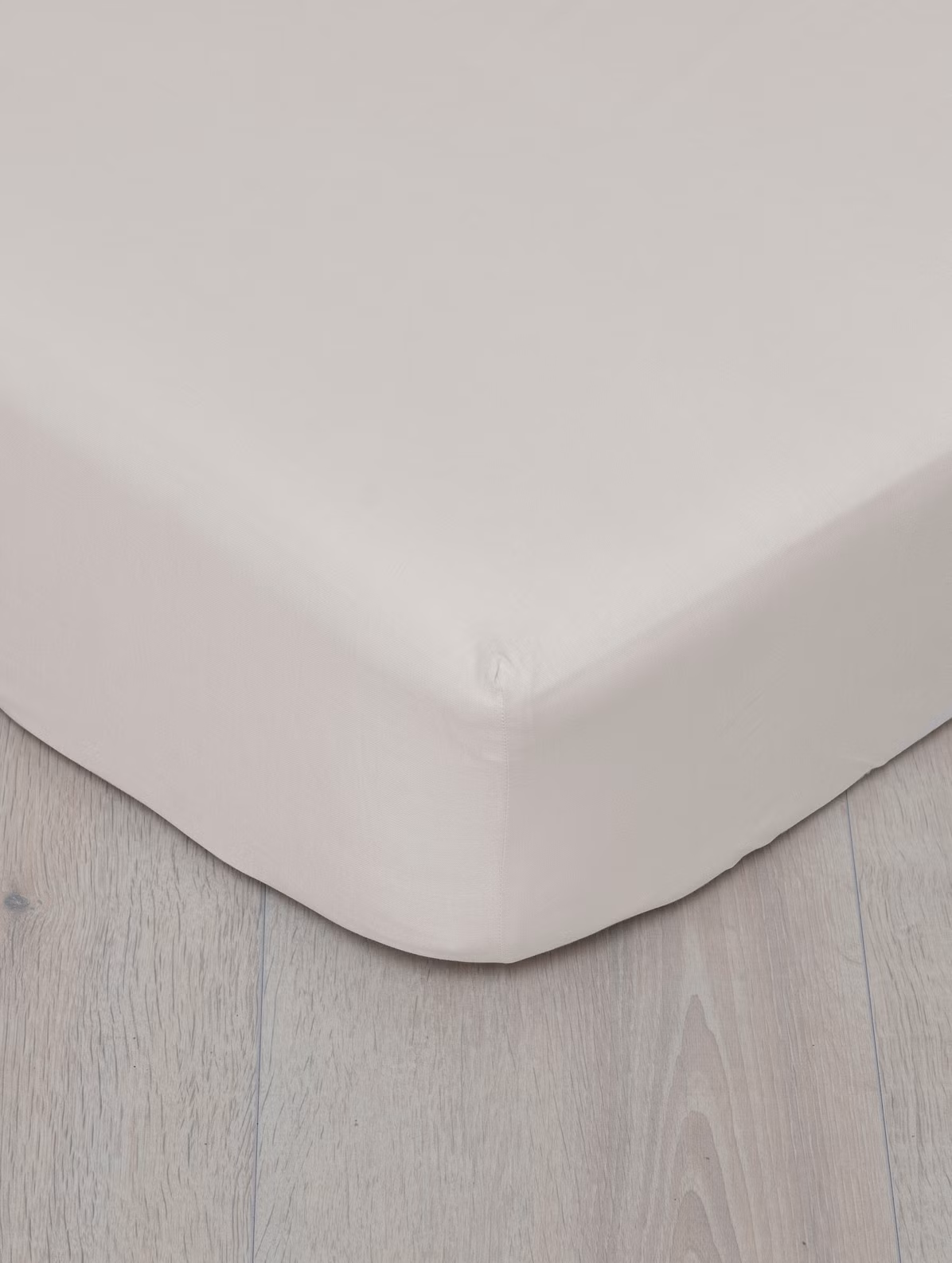 Formsytt lakan bomull ljus beige